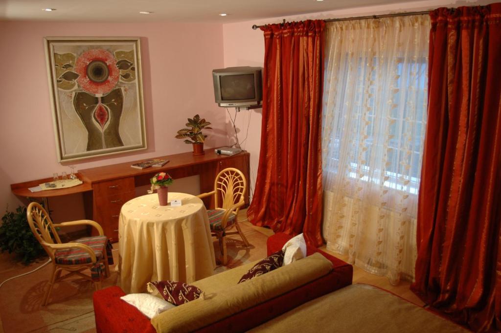 Country Club La Mesteceni Sebes  Phòng bức ảnh