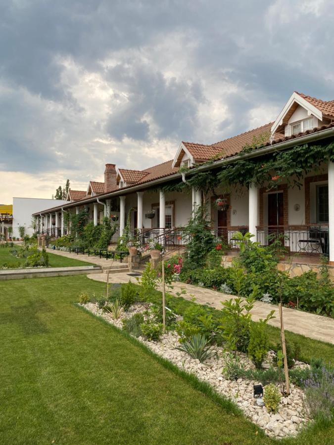 Country Club La Mesteceni Sebes  Ngoại thất bức ảnh