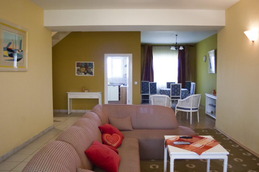 Country Club La Mesteceni Sebes  Ngoại thất bức ảnh